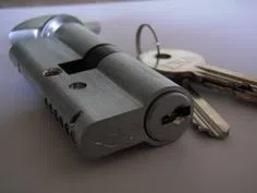Lynbrook NY Locksmith Store Lynbrook, NY 516-558-3419 - broken-key-extraction